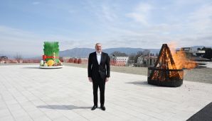 Prezident İlham Əliyev Xankəndi şəhərində Novruz tonqalını alovlandırıb və Azərbaycan xalqını bayram münasibətilə təbrik edib -   YENİLƏNDİ - FOTOLAR — foto 11