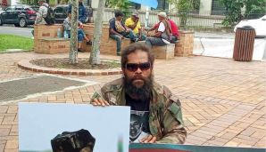 Yeni Kaledoniyada aksiyada Azərbaycan Prezidentinin və "Dəmir Yumruğ"un plakatları qaldırıldı — foto 5