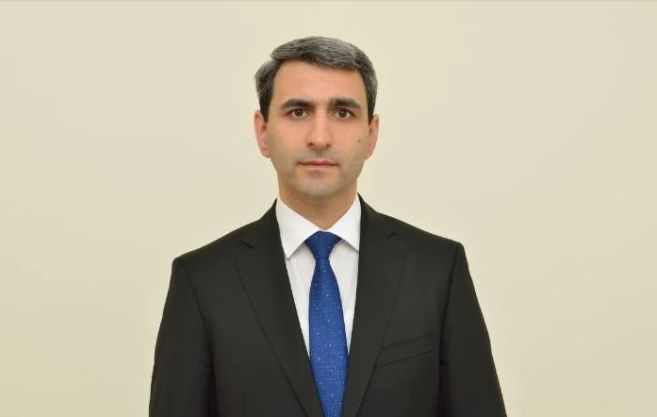 Rövşən Rüstəmov 300 manatlıq kupon paylayıb -       QALMAQAL