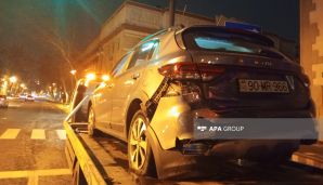 Bakıda “TikTok” fenomenləri qəza zamanı xəsarət alıblar -         FOTO — foto 2