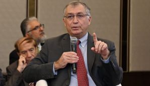 VI Ümumdünya Mədəniyyətlərarası Dialoq Forumu çərçivəsində Medianın İnkişafı Agentliyi və Mədəniyyət Nazirliyinin birgə təşkilatçılığı ilə “Sosial media: mədəniyyətlər və insanlar arasında körpü və ya sədd?” adlı panel keçirilib — foto 3