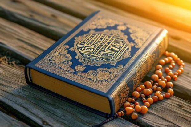 Azərbaycanda 700 minə Quran satılır -     FOTO