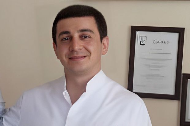 İşdən çıxarılan məşhur cərrahdan     AÇIQLAMA