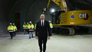 İlham Əliyev Əhmədbəyli-Füzuli-Şuşa avtomobil yolunda görülən işlərlə tanış olub, birinci tunelin açılışında iştirak etdi -    VİDEO - FOTOLAR - YENİLƏNDİ — foto 9