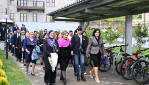 Şuşada birinci yaşayış kompleksinin açılışı və şəhərə köçmüş ilk sakinlərlə görüş -     VİDEO - FOTO - YENİLƏNDİ - 2 — foto 17