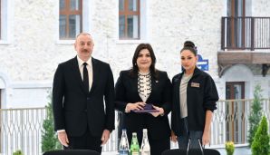 Şuşada birinci yaşayış kompleksinin açılışı və şəhərə köçmüş ilk sakinlərlə görüş -     VİDEO - FOTO - YENİLƏNDİ - 2 — foto 15