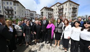 Şuşada birinci yaşayış kompleksinin açılışı və şəhərə köçmüş ilk sakinlərlə görüş -     VİDEO - FOTO - YENİLƏNDİ - 2 — foto 20