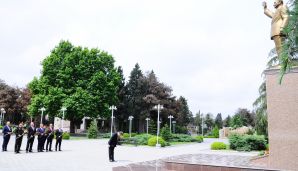 Naftalanda Ulu Öndər Heydər Əliyevin anadan olmasının 101-ci ildönümünə həsr edilmiş tədbir keçirilib -         FOTOLAR — foto 1