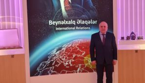 Aslan Abaşidze Heydər Əliyev Mərkəzində olub — foto 2