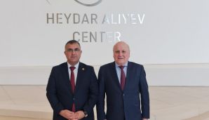 Aslan Abaşidze Heydər Əliyev Mərkəzində olub — foto 1
