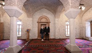 Prezident İlham Əliyev və birinci xanım Mehriban Əliyeva Mamayı məscidinin bərpadan sonra açılışında iştirak ediblər -   FOTO - YENİLƏNDİ — foto 3