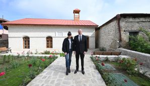 Prezident İlham Əliyev və birinci xanım Mehriban Əliyeva Mamayı məscidinin bərpadan sonra açılışında iştirak ediblər -   FOTO - YENİLƏNDİ — foto 4