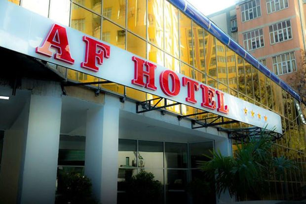 Bakıda şok cinayət: Hoteldə sevgilisini pəncərədən atdı