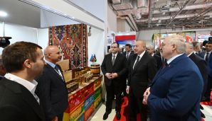 Azərbaycan və Belarus prezidentləri “Caspian Agro” və “InterFood Azerbaijan” sərgiləri ilə tanış olublar -   FOTO -  YENİLƏNDİ — foto 3