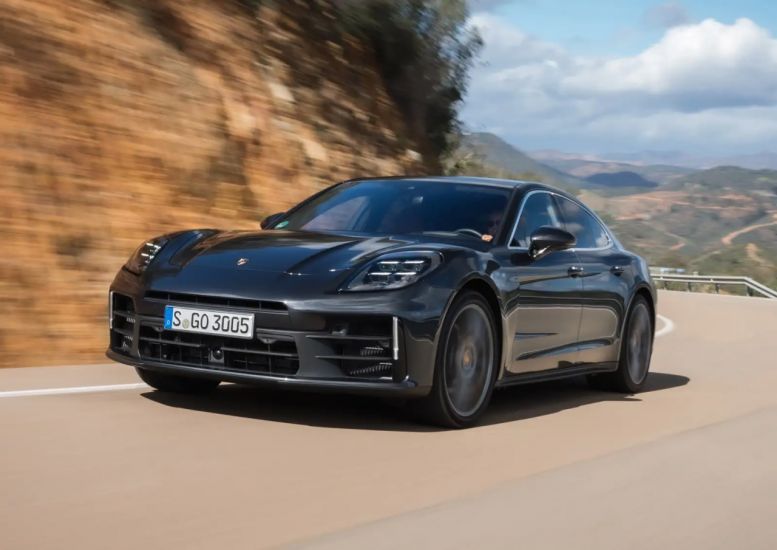 Xanım fanatı azərbaycanlı müğənniyə “Porsche” bağışladı -     VİDEO