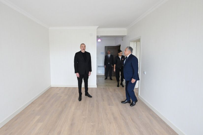 Prezident və birinci xanım Xocalı şəhərində 15 çoxmənzilli binada təmir və yenidənqurmadan sonra yaradılan şəraitlə tanış olublar -     YENİLƏNDİ