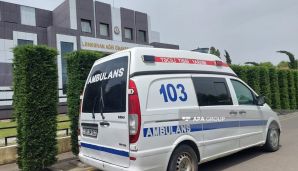 Sabiq direktoru məhkəməyə xərəkdə gətirdilər -     FOTO — foto 2