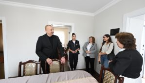 Prezident İlham Əliyev və birinci xanım Mehriban Əliyeva Xocalı şəhərinə köçən sakinlərlə görüşüblər -           Maraqlı dialoq - VİDEO - FOTO — foto 15