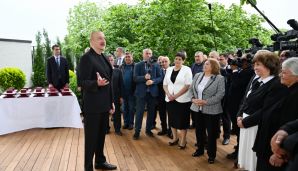 Prezident İlham Əliyev və birinci xanım Mehriban Əliyeva Xocalı şəhərinə köçən sakinlərlə görüşüblər -           Maraqlı dialoq - VİDEO - FOTO — foto 1