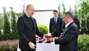 Prezident İlham Əliyev və birinci xanım Mehriban Əliyeva Xocalı şəhərinə köçən sakinlərlə görüşüblər -           Maraqlı dialoq - VİDEO - FOTO — foto 3