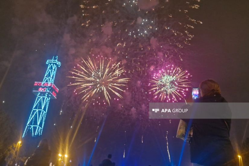 Bakıda Zəfər Günü münasibətilə keçirilən konsert atəşfəşanlıqla davam edib -   FOTO