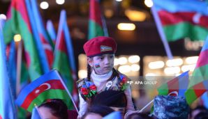 Bakıda Zəfər Günü münasibətilə keçirilən konsert atəşfəşanlıqla davam edib -   FOTO — foto 10