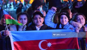 Bakıda Zəfər Günü münasibətilə keçirilən konsert atəşfəşanlıqla davam edib -   FOTO — foto 11