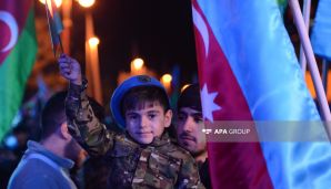 Bakıda Zəfər Günü münasibətilə keçirilən konsert atəşfəşanlıqla davam edib -   FOTO — foto 13