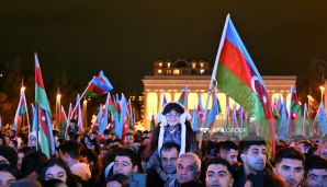 Bakıda Zəfər Günü münasibətilə keçirilən konsert atəşfəşanlıqla davam edib -   FOTO — foto 16