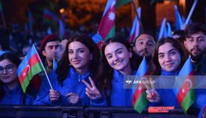 Bakıda Zəfər Günü münasibətilə keçirilən konsert atəşfəşanlıqla davam edib -   FOTO — foto 1