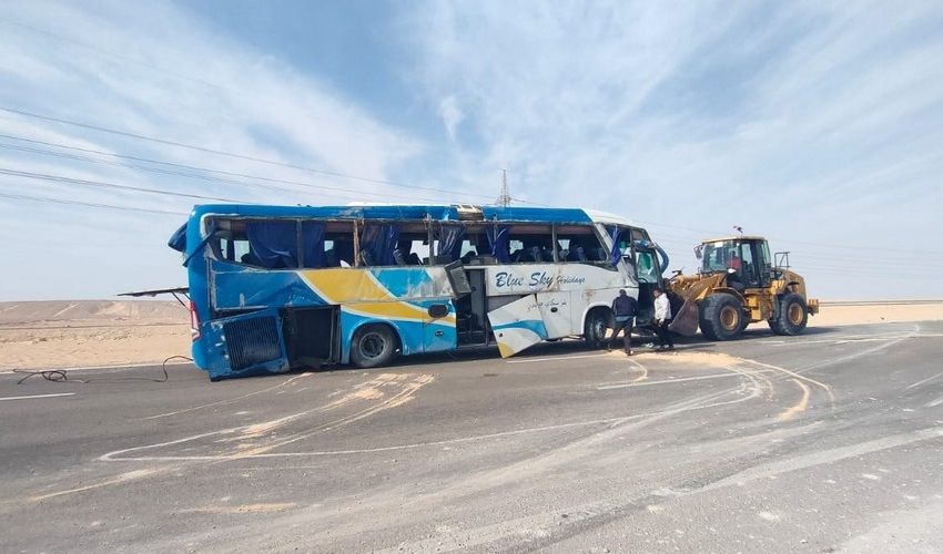 Azərbaycanlı turistləri daşıyan avtobus Misirdə qəzaya uğradı -     YARALANANLAR VAR