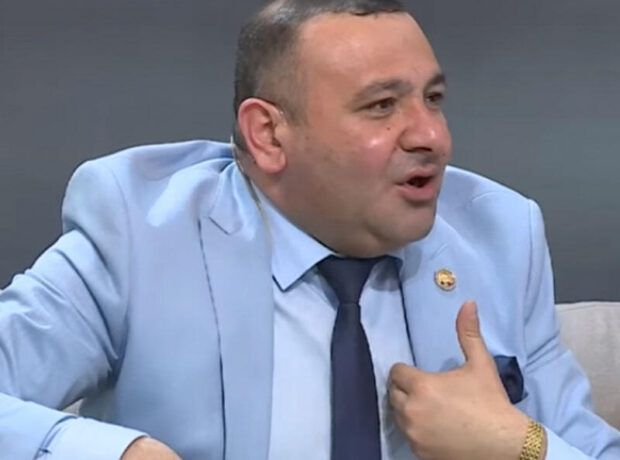 Aşıq Namiq Fərhadoğlu atasının ölümündə ittiham etdiyi həkimi bağışladı: