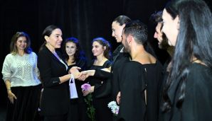 Leyla Əliyeva, İordaniya şahzadəsi və ICCROM-un baş direktoru "Manqurt" tamaşasını izləyiblər -   FOTO — foto 1