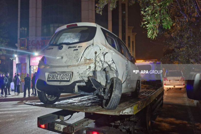Bakıda 7 avtomobilin toqquşması nəticəsində ağır qəza baş verib -       FOTO