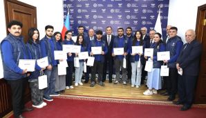 Azərbaycan Həmkarlar İttifaqları Konfederasiyasında könüllülərlə görüş olub -         FOTOLAR — foto 7