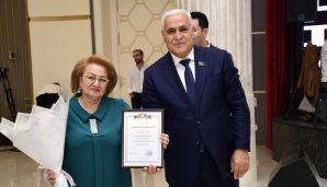 Xətai rayonunda 5 oktyabr-Müəllimlər Günü münasibətil tədbir keçirildi -       FOTOLAR — foto 18