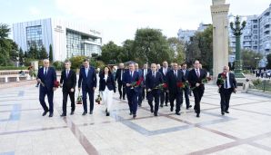 Xətai rayonunda 5 oktyabr-Müəllimlər Günü münasibətil tədbir keçirildi -       FOTOLAR — foto 1
