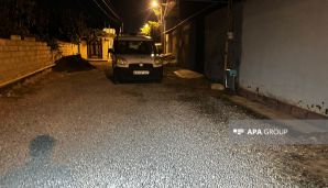 Bakıda söyüş söyən şəxs qohumlarını küçədə bıçaqladı -         FOTO — foto 1