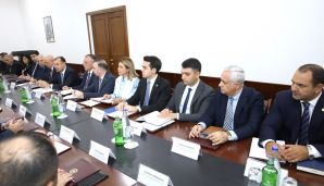 AHİK ilə Mediasiya Şurası arasında birgə əməkdaşlığa dair memorandum imzalanıb -    FOTOLAR — foto 2