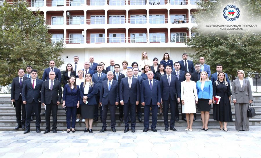 AHİK sədri qurumun Əmək və Sоsial Münasibətlər Akademiyasında tədrisin vəziyyəti ilə maraqlanıb -       FOTOLAR