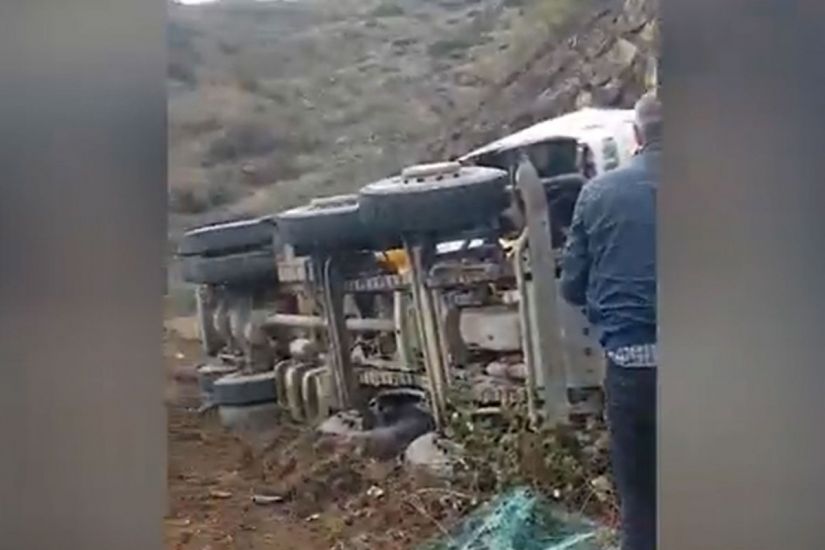 Şuşa-Laçın yolunda yük maşını aşdı -     VİDEO