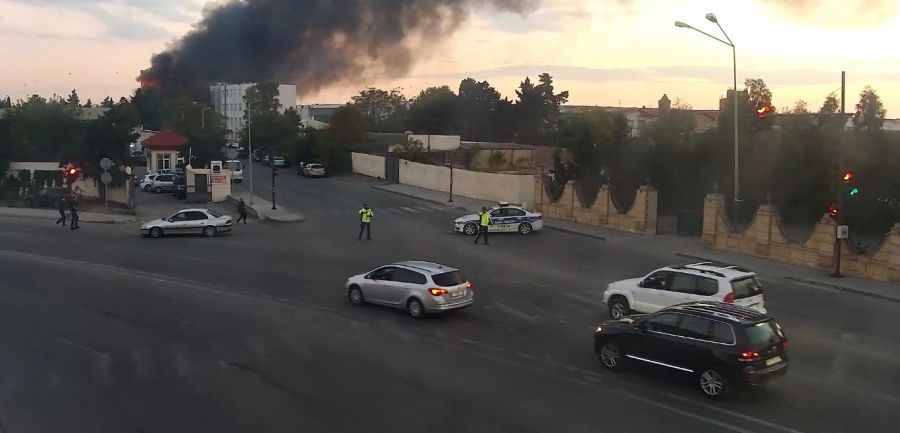Bakıdakı yanğına görə yol bağlandı