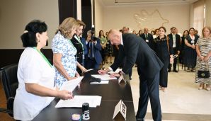 Prezident İlham Əliyev, birinci xanım Mehriban Əliyeva və qızları Leyla Əliyeva səs verib -       YENİLƏNDİ — foto 5