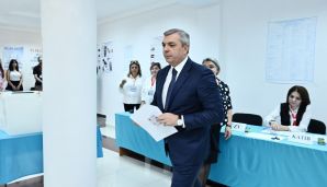 Samir Nuriyev səs verdi -       FOTO — foto 3