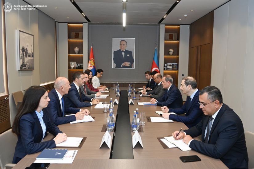 Azərbaycan və Serbiya XİN rəhbərlərinin geniş tərkibli görüşü keçirildi