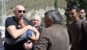 Prezident İlham Əliyev və Birinci xanım Mehriban Əliyevanın Kəlbəcər sakinləri ilə səmimi görüşü -       FOTO — foto 2