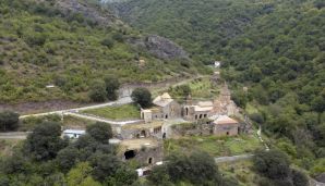 Prezident İlham Əliyev və birinci xanım Mehriban Əliyeva Kəlbəcərdəki Xudavəng monastır kompleksində olublar -       FOTO - YENİLƏNDİ — foto 6