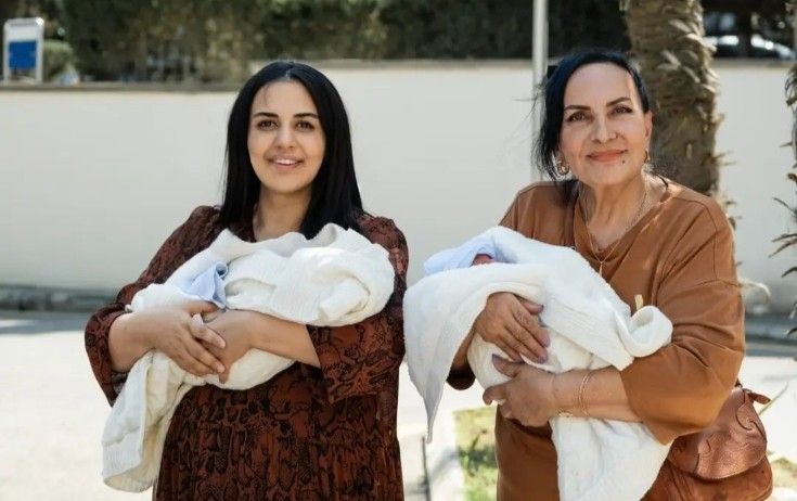 Aşıq Ulduzun qızı ilk dəfə əkizlərini paylaşdı