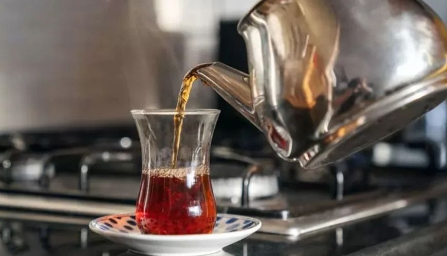 DİQQƏT! İsti çay içənlərə XƏBƏRDARLIQ -         Xərçəng RİSKİ VAR