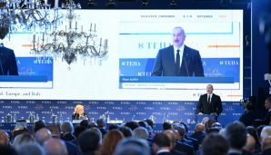 İlham Əliyev Beynəlxalq Çernobbio Forumunda “Yeni geosiyasi şəraitdə Azərbaycanın rolu” adlı sessiyada çıxış edib -   YENİLƏNDİ - FOTOLAR — foto 12